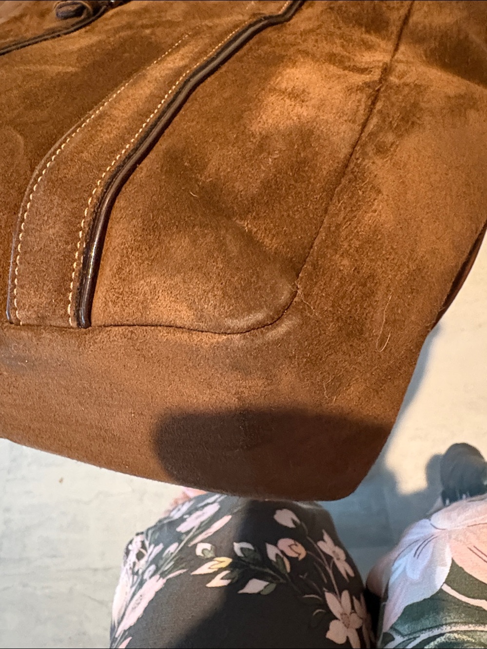COACH  Vintage Suede shoulder bag  small tote  Brown side pockets/turn locks Y2K - Picture 14 of 17